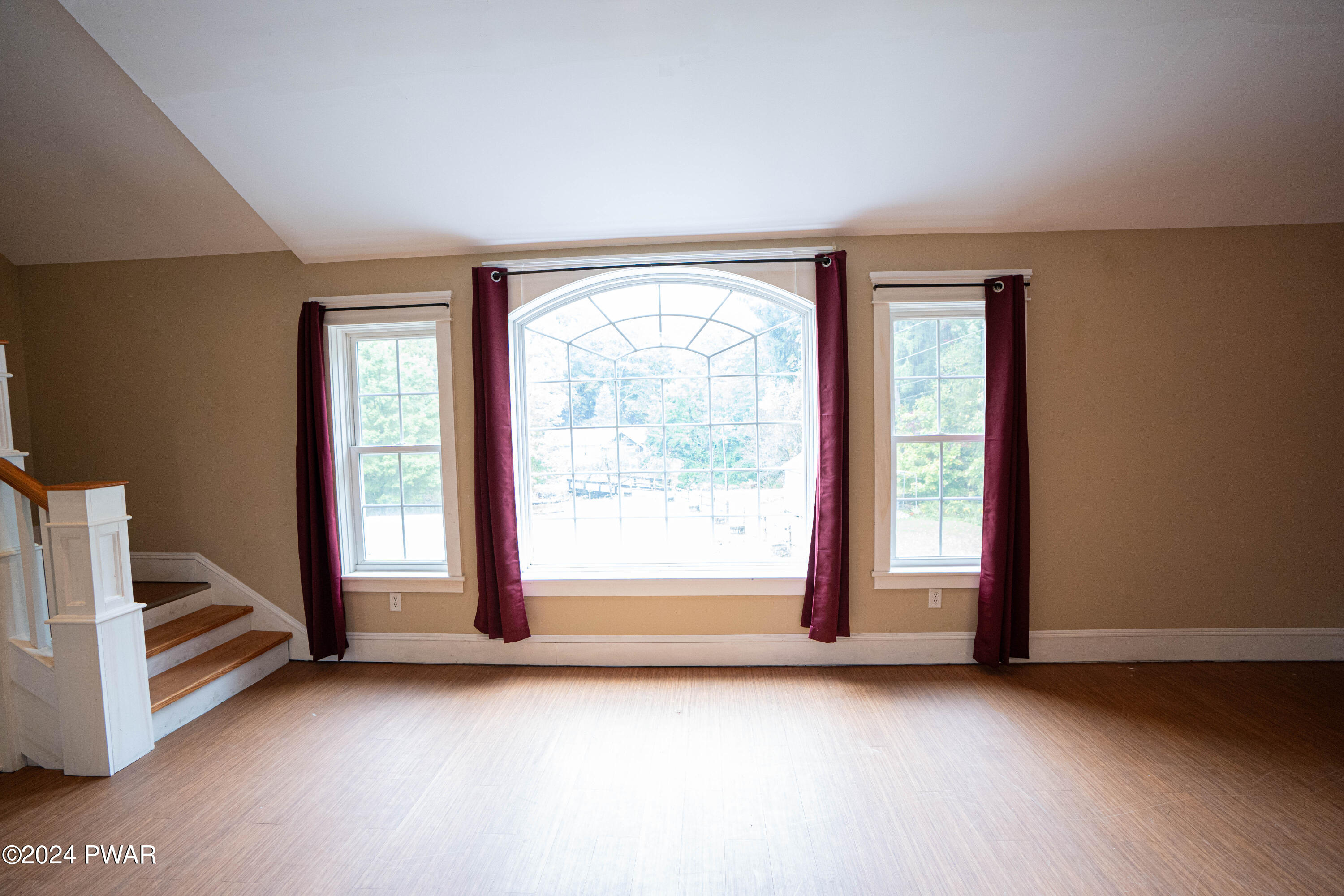 73 Carbondale Road Waymart, PA 18472 - Photo 15 of 50 DSC00534