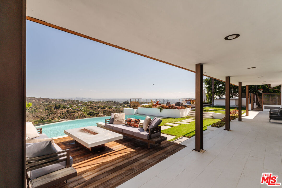 2028 Stradella Road Los Angeles, CA 90077 - Photo 12 of 36