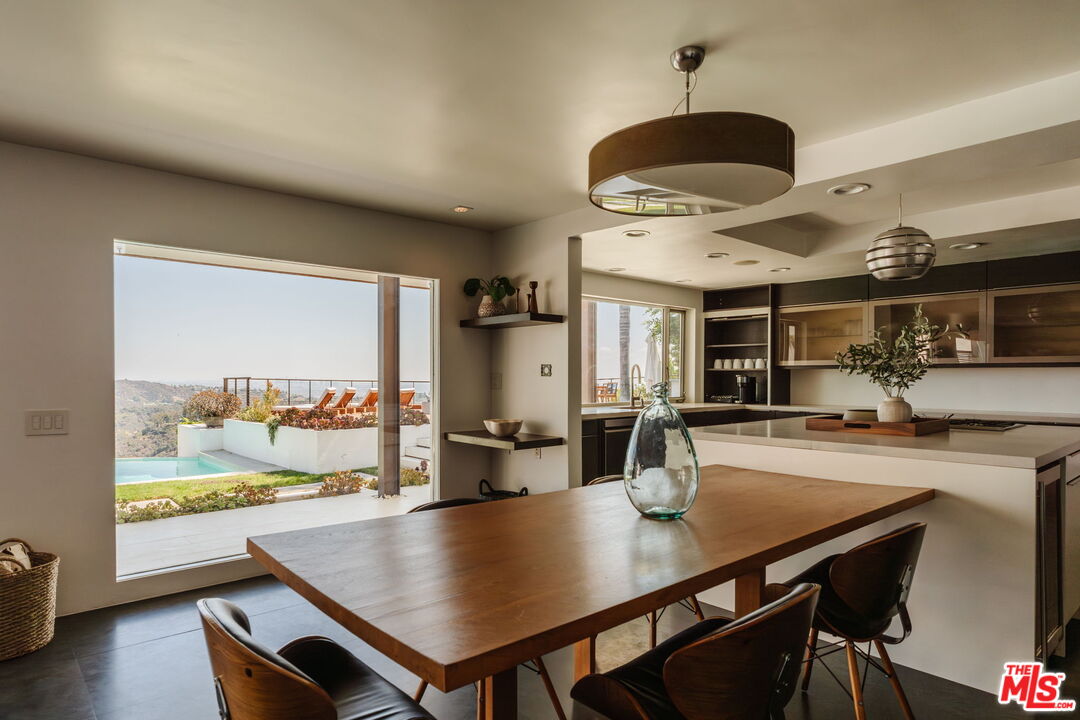 2028 Stradella Road Los Angeles, CA 90077 - Photo 15 of 36