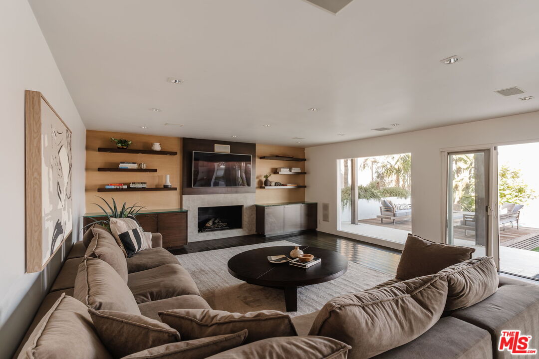 2028 Stradella Road Los Angeles, CA 90077 - Photo 16 of 36