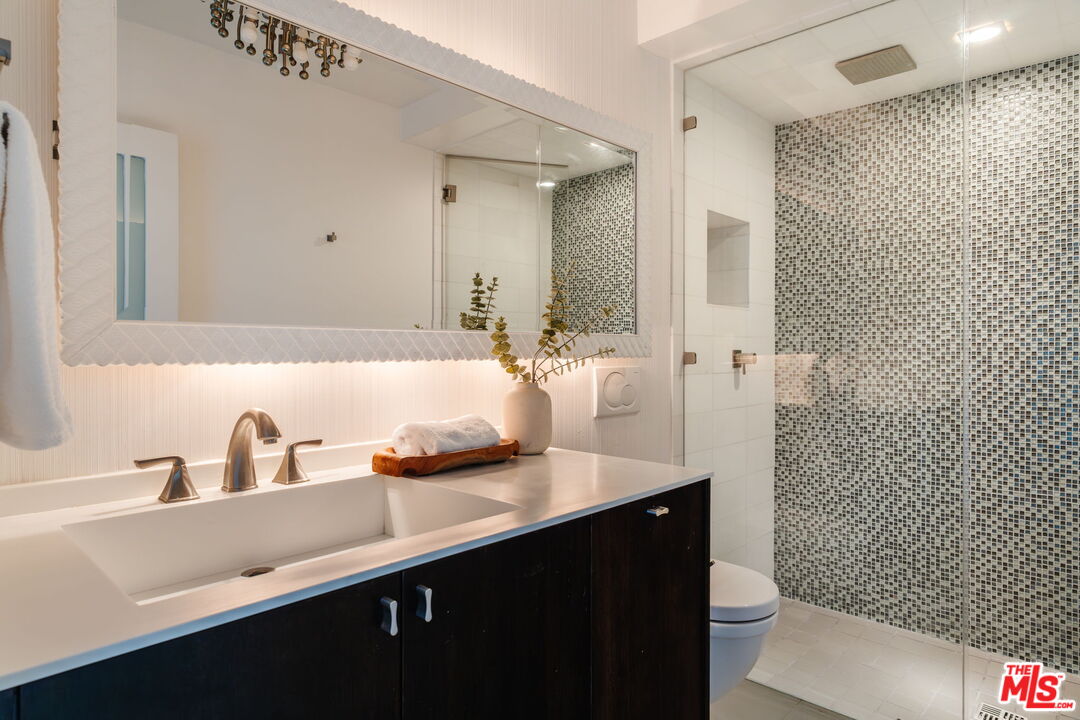 2028 Stradella Road Los Angeles, CA 90077 - Photo 18 of 36