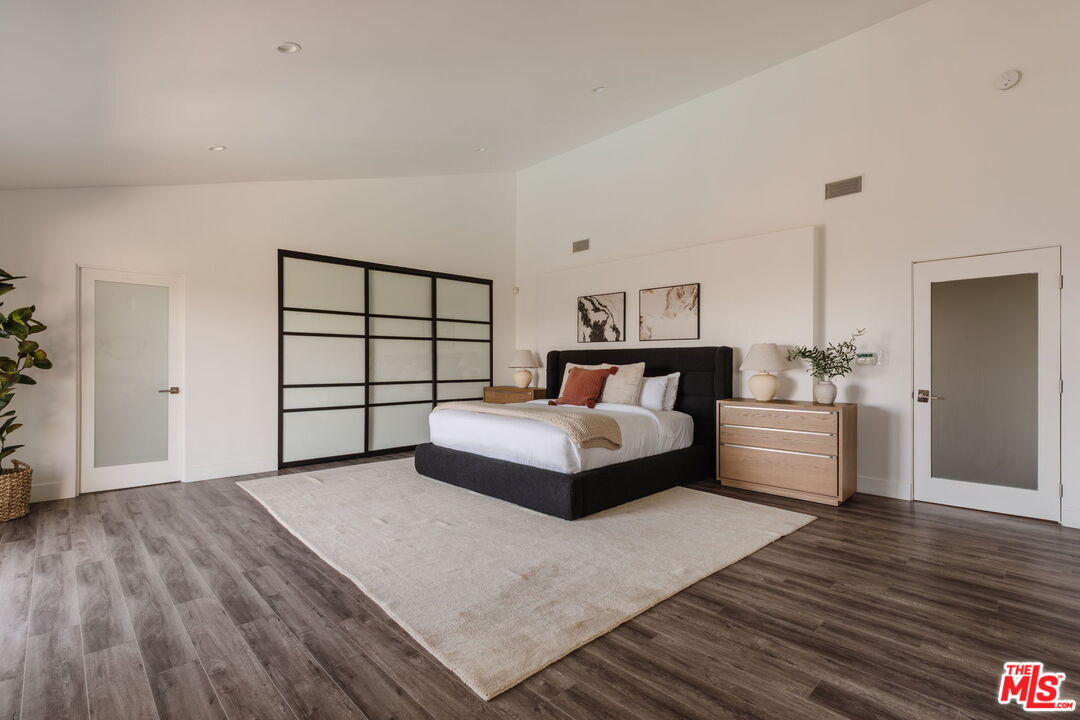 2028 Stradella Road Los Angeles, CA 90077 - Photo 27 of 36