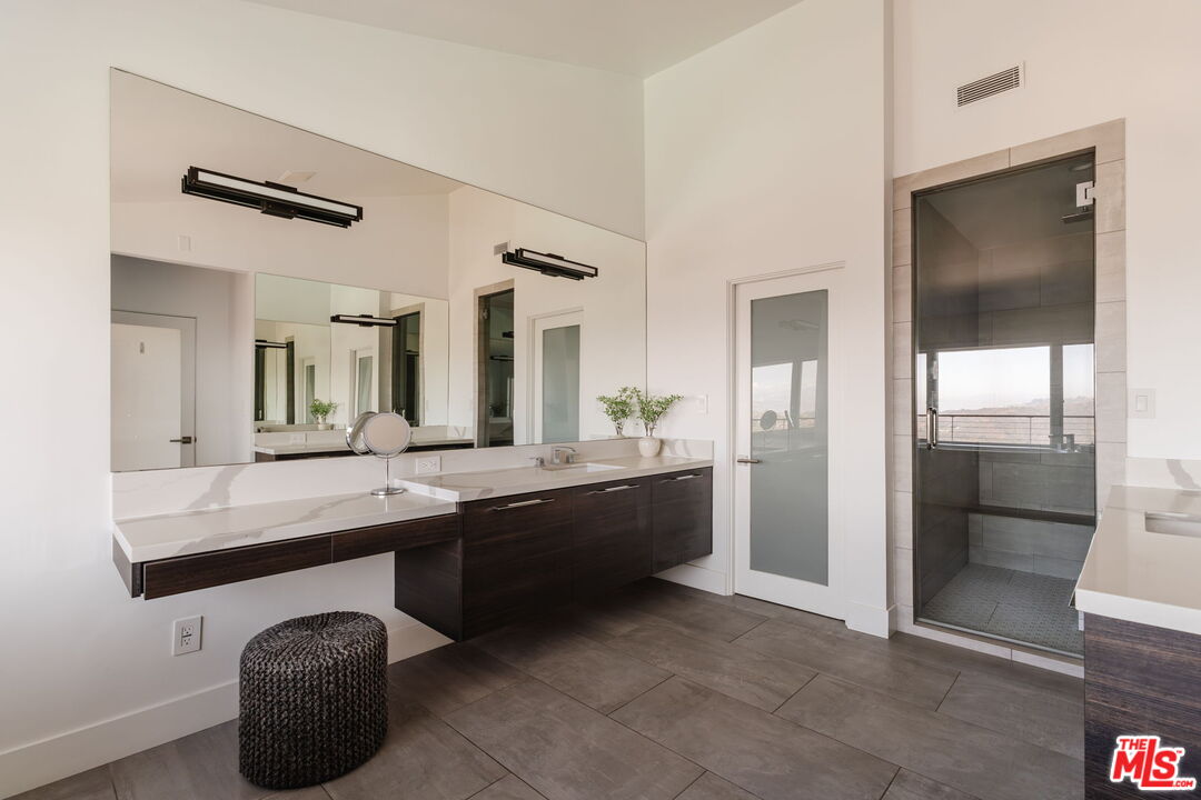 2028 Stradella Road Los Angeles, CA 90077 - Photo 28 of 36