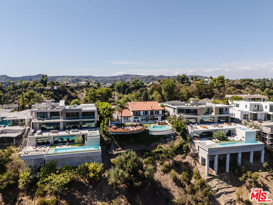 2028 Stradella Road Los Angeles, CA 90077 - Photo 33 of 36