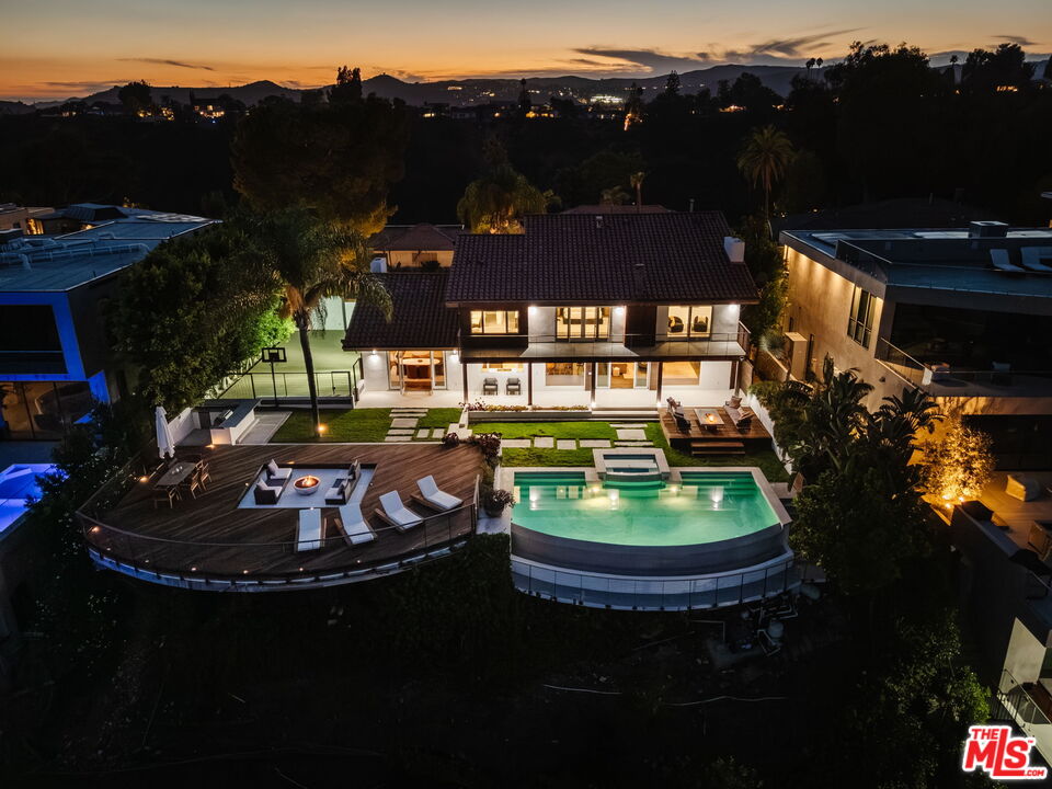 2028 Stradella Road Los Angeles, CA 90077 - Photo 35 of 36