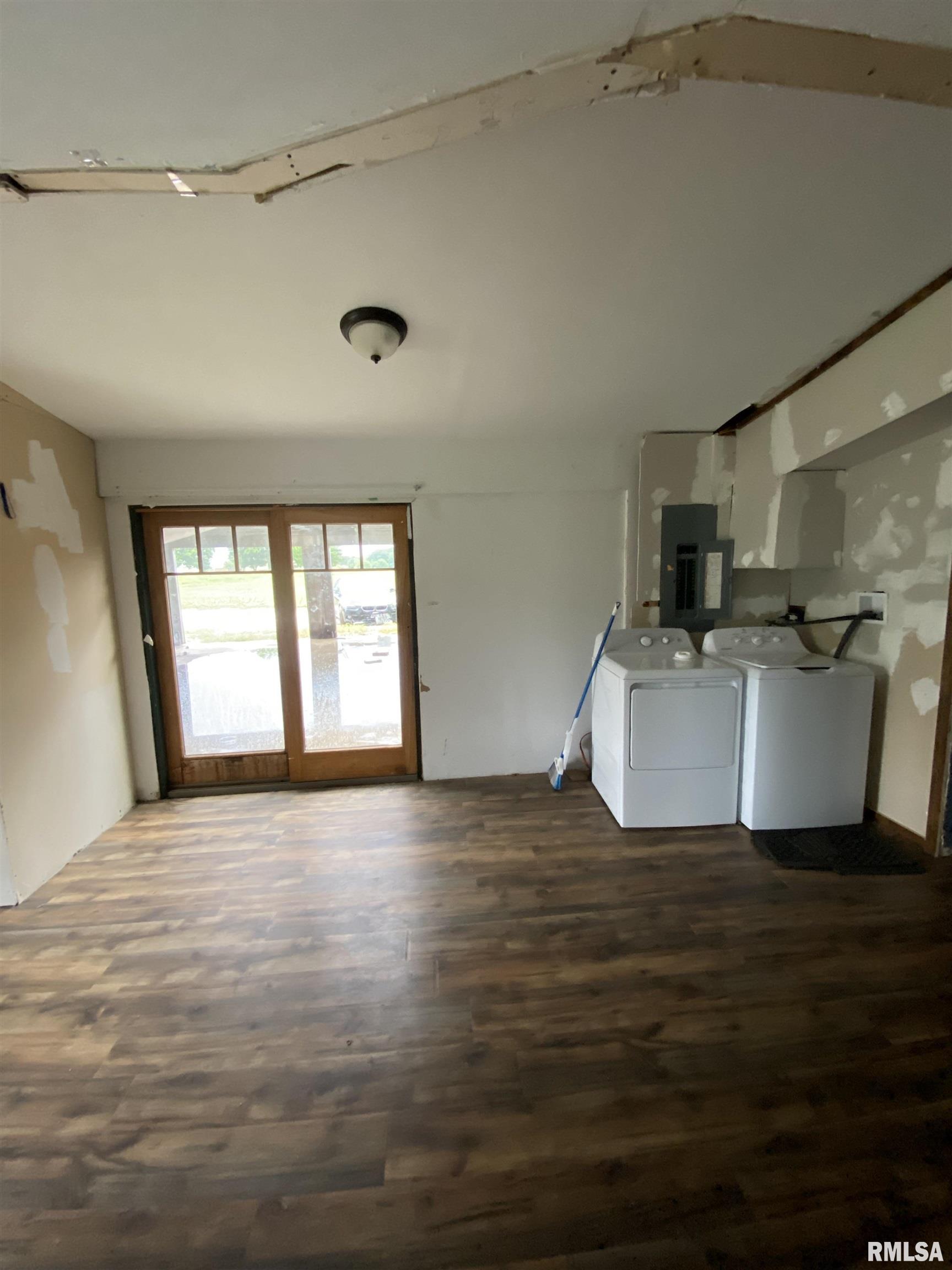 2067 New Lake Road Jacksonville, IL 62650 - Photo 7 of 7