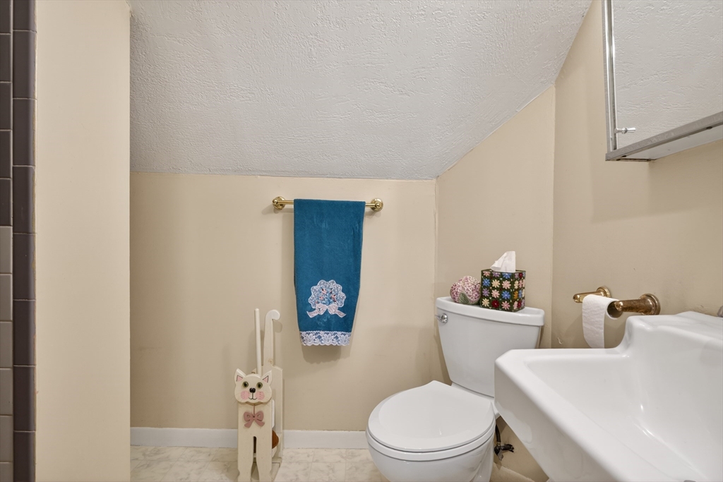 22 Myrtle Avenue Acushnet, MA 02743 - Photo 26 of 31