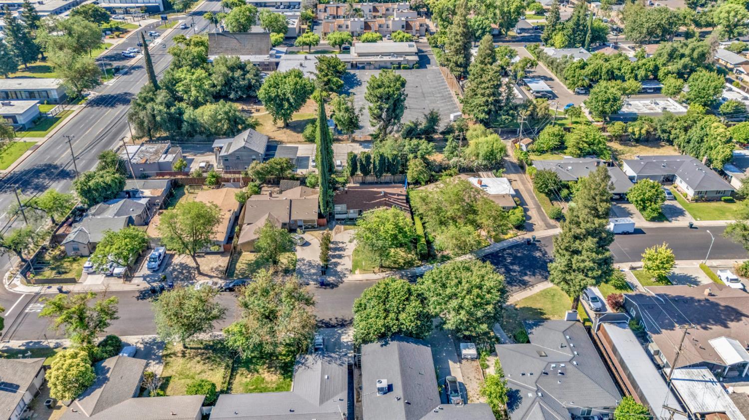 1226 Chehalem Drive Modesto, CA 95350 - Photo 4 of 32