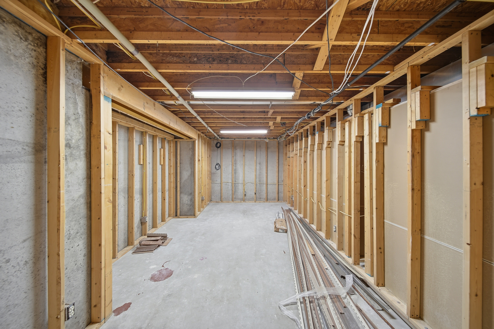 678 Pheasant Run Dixon, IL 61021 - Photo 22 of 29 a view of entryway