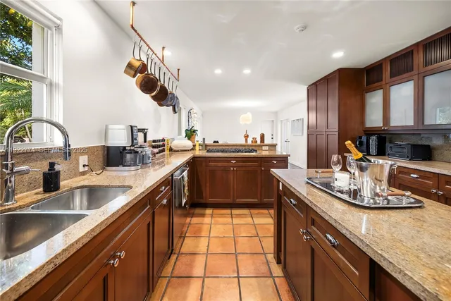 $4,750,000 | 5181 La Gorce Drive, Miami Beach, FL 33140