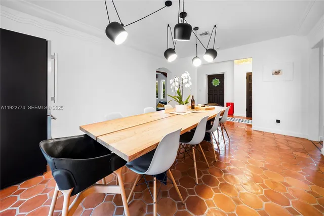 $4,750,000 | 5181 La Gorce Drive, Miami Beach, FL 33140