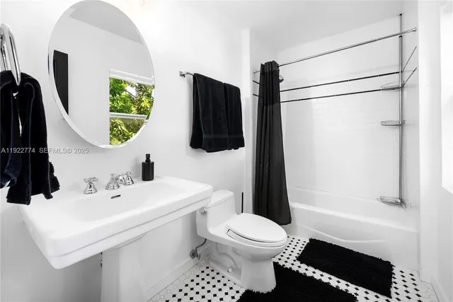 $4,750,000 | 5181 La Gorce Drive, Miami Beach, FL 33140