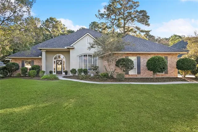 $470,000 | 221 Leeds Drive, Slidell, LA 70461
