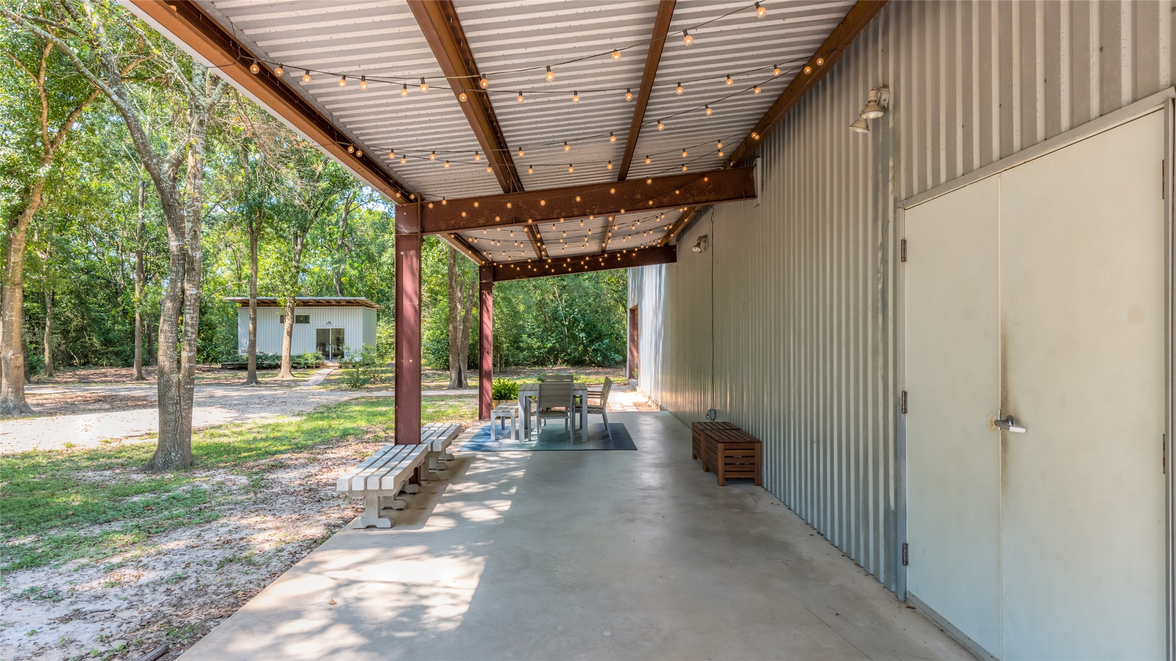 5755 Knox Street Houston, TX 77091 - Photo 35 of 44 Large oversized front porch leads to studio doors