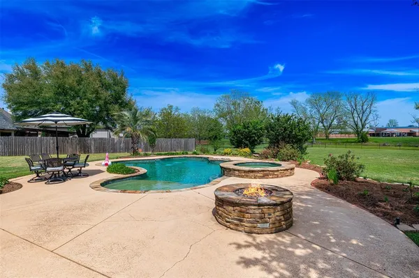 $699,000 | 240 Cattail Trail, Benton, LA 71006