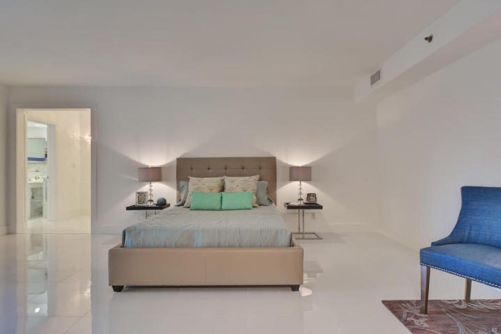 140 Southeast 5th Avenue, Unit 345 Boca Raton, FL 33432 - Photo 19 of 38 Master Bedroom