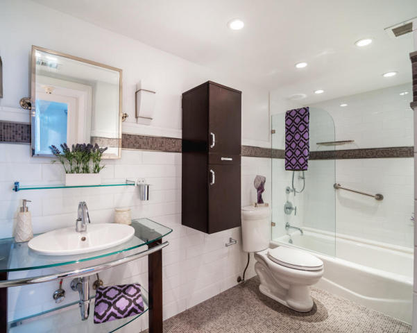 140 Southeast 5th Avenue, Unit 345 Boca Raton, FL 33432 - Photo 25 of 38 2nd Bathroom