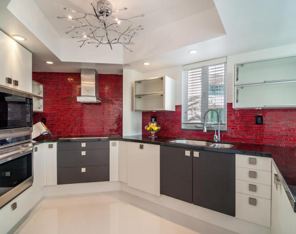 140 Southeast 5th Avenue, Unit 345 Boca Raton, FL 33432 - Photo 5 of 38 Updated Kitchen