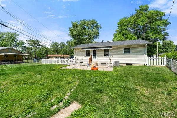 $215,000 | 1630 Tyson Drive, Florissant, MO 63031