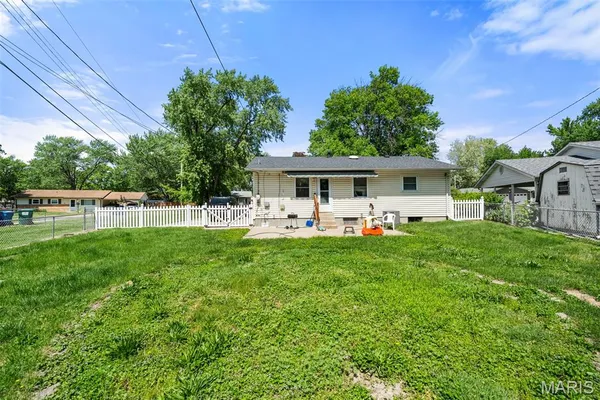 $215,000 | 1630 Tyson Drive, Florissant, MO 63031