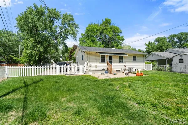 $215,000 | 1630 Tyson Drive, Florissant, MO 63031