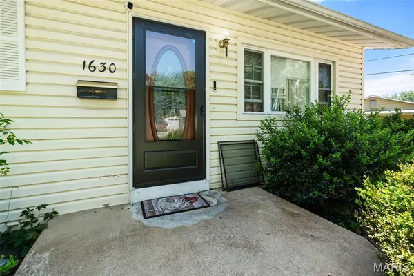 $215,000 | 1630 Tyson Drive, Florissant, MO 63031