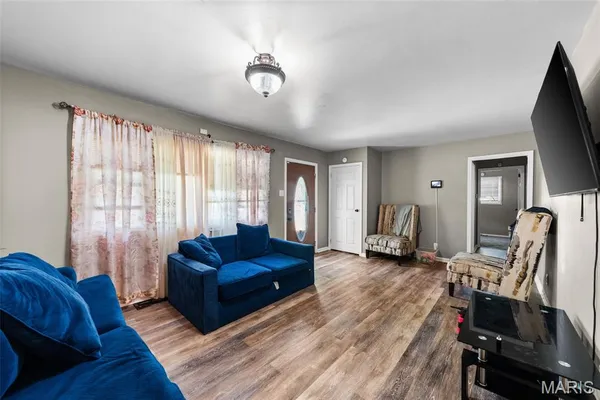 $215,000 | 1630 Tyson Drive, Florissant, MO 63031