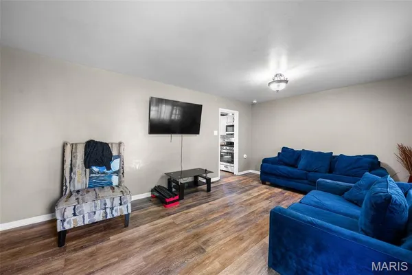 $215,000 | 1630 Tyson Drive, Florissant, MO 63031