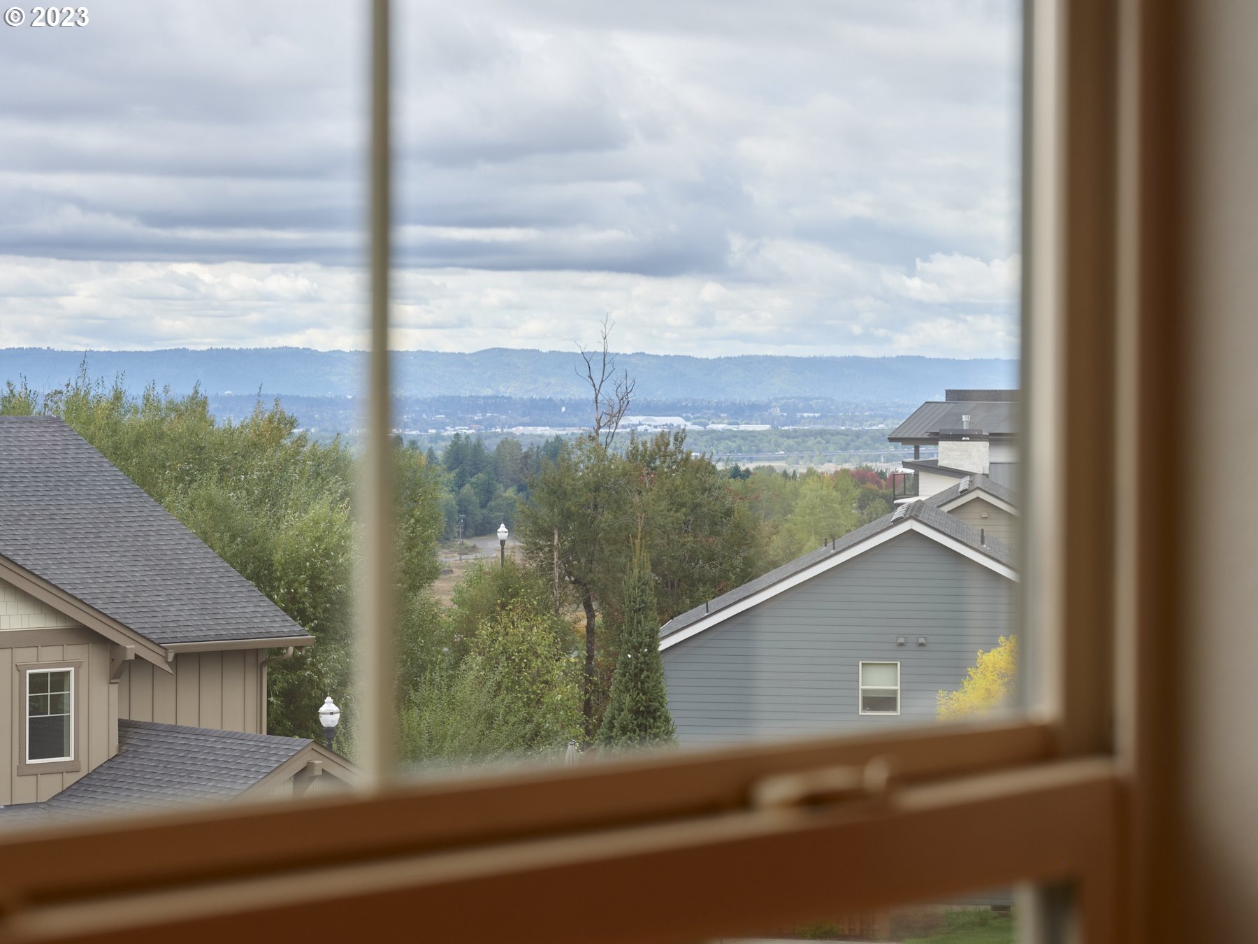 1424 Northwest Goodwin Street Camas, WA 98607 - Photo 27 of 40 a view of a balcony with an outdoor space