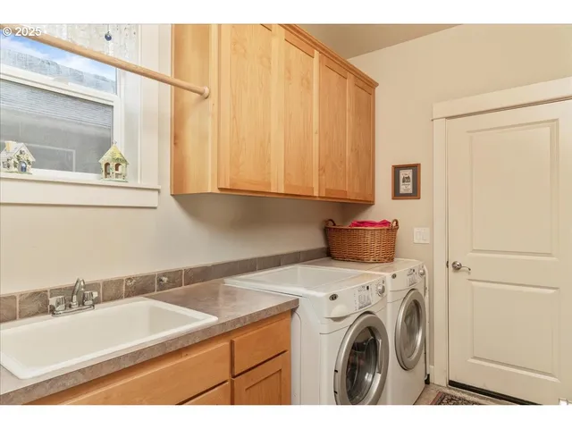 $510,000 | 1703 Webb Lake Drive, Silverton, OR 97381