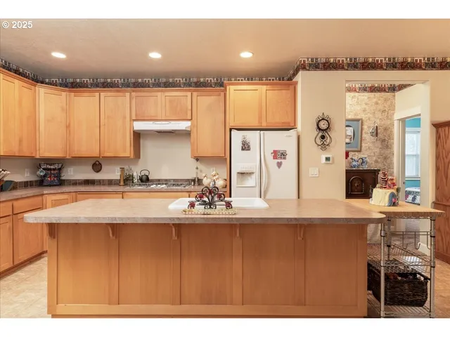 $510,000 | 1703 Webb Lake Drive, Silverton, OR 97381