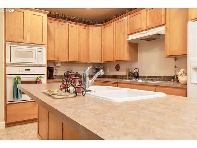 $510,000 | 1703 Webb Lake Drive, Silverton, OR 97381