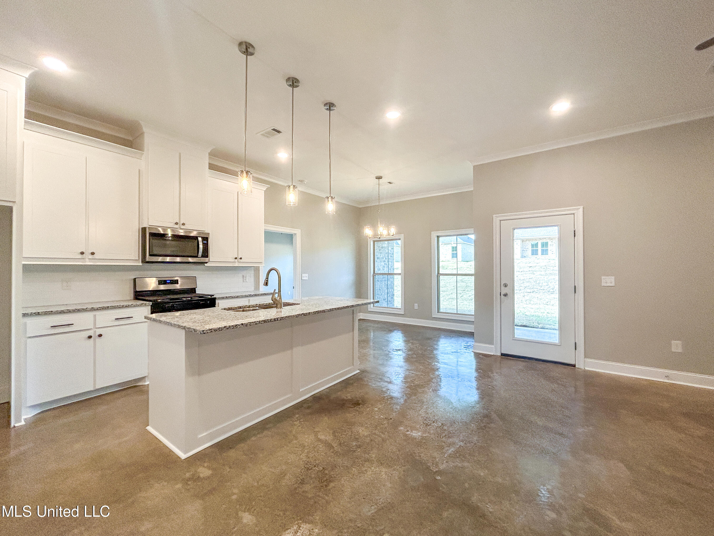 928 Riverside Lane Pearl, MS 39208 - Photo 2 of 13 IMG_2710