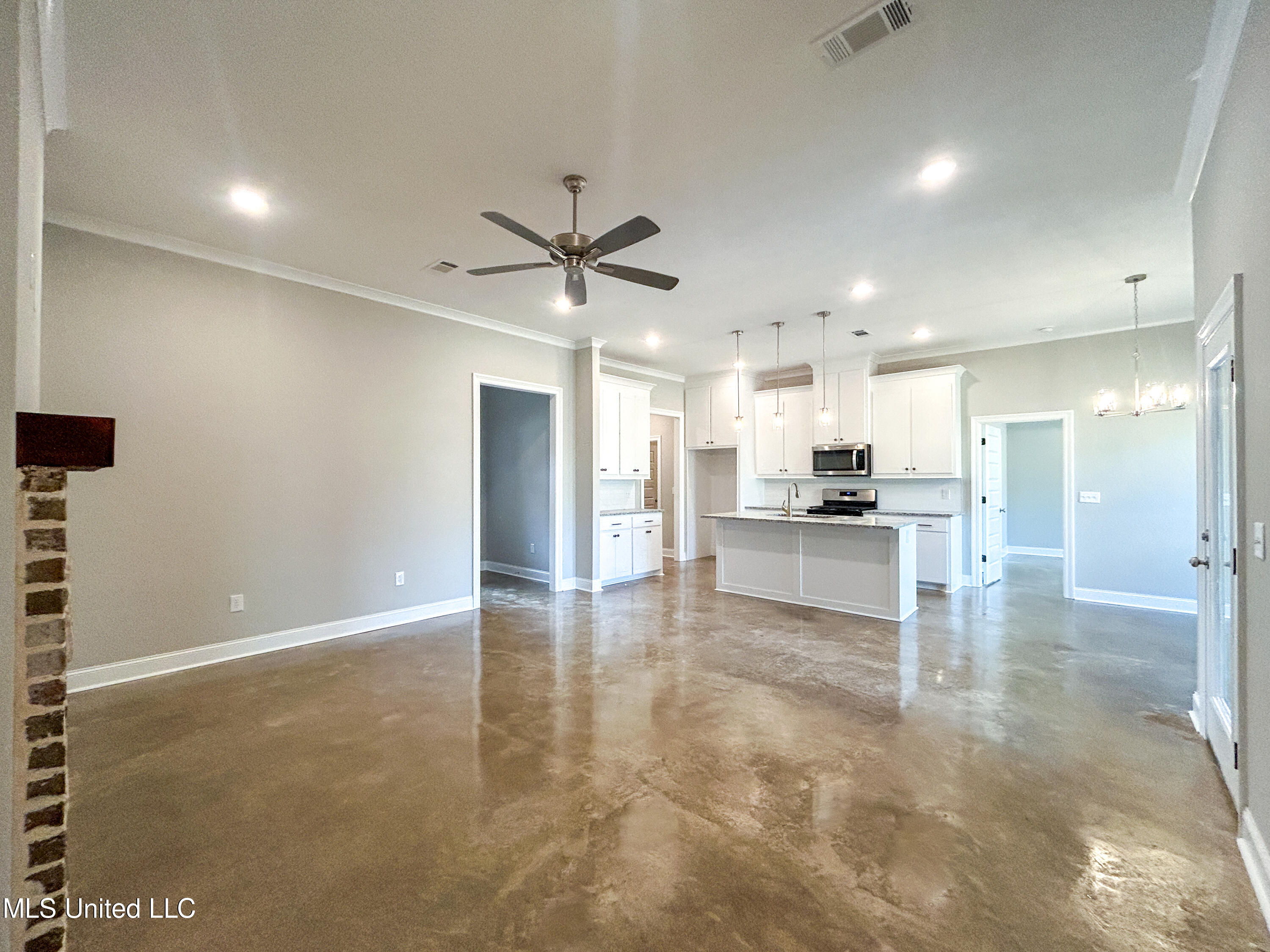 928 Riverside Lane Pearl, MS 39208 - Photo 4 of 13 IMG_2713