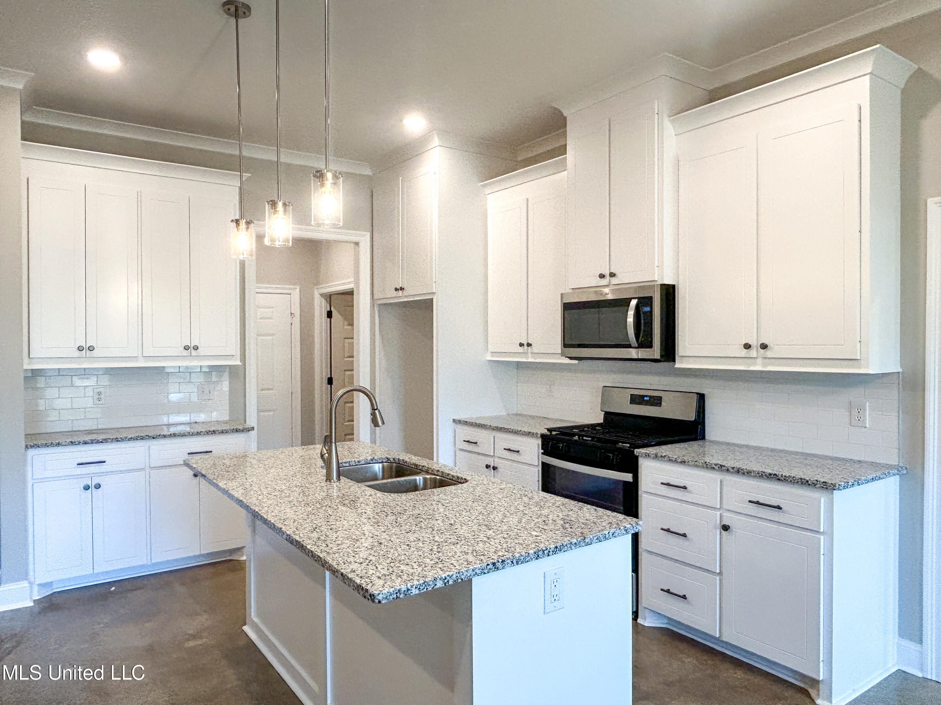 928 Riverside Lane Pearl, MS 39208 - Photo 5 of 13 IMG_2714