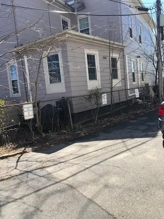 $1,625 | 199 Wickenden Street, Unit 2R, Providence, RI 02903