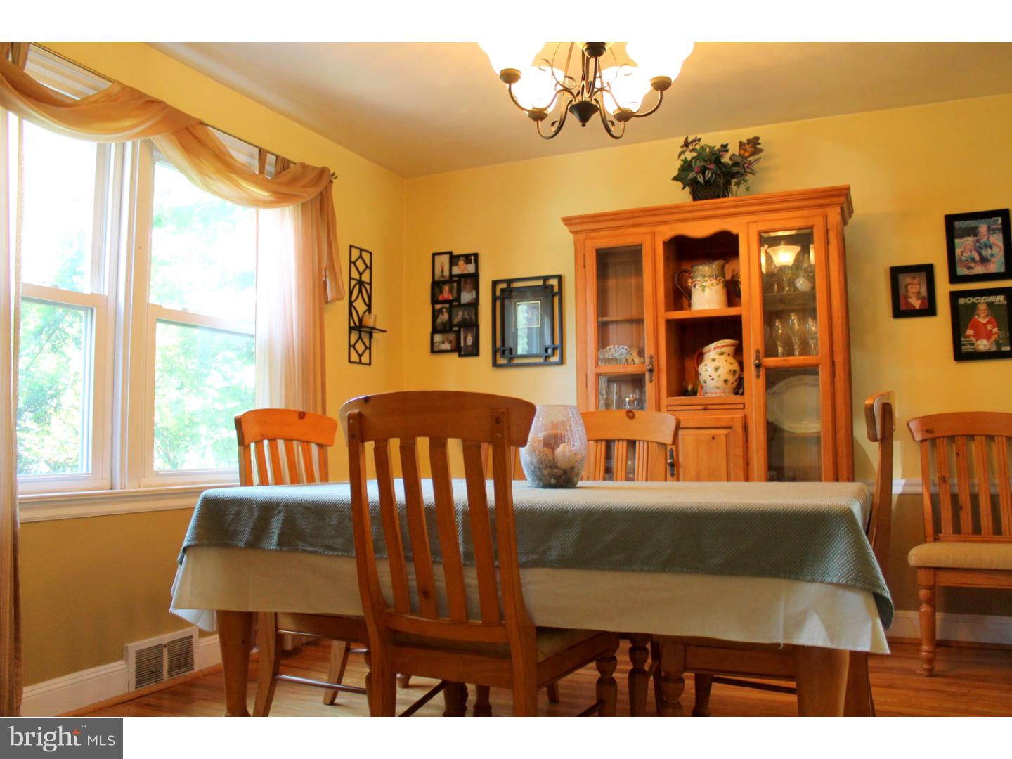 743 Hilltop Road Springfield, PA 19064 - Photo 8 of 22 Dining Room