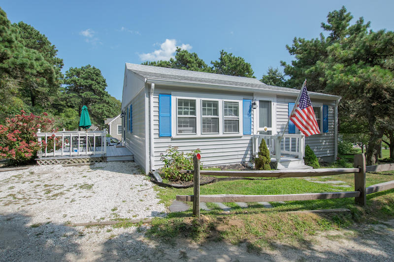 60 Youngs Road Chatham, MA 02633 - Photo 19 of 21 a house view with a garden space