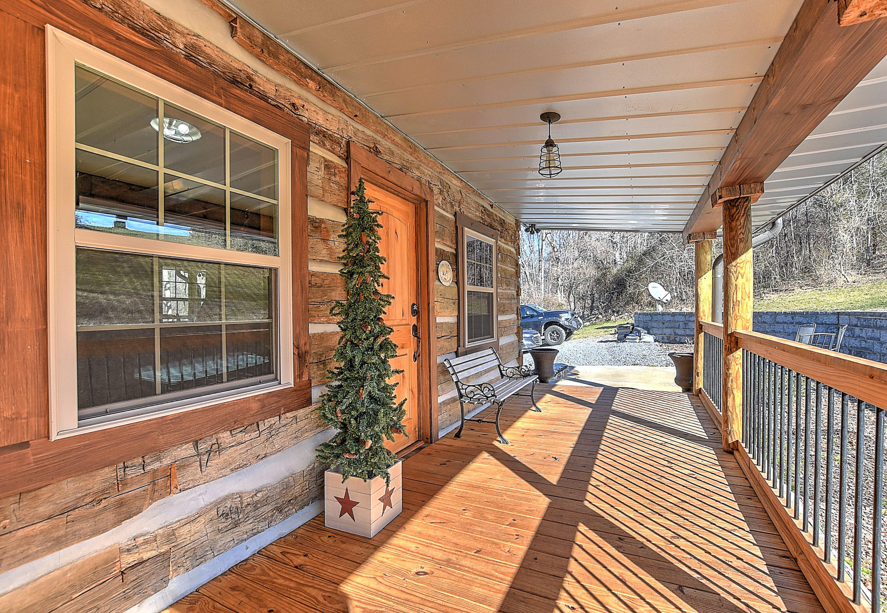 701 Earnest Road Chuckey, TN 37641 - Photo 13 of 35 Rear porch 2