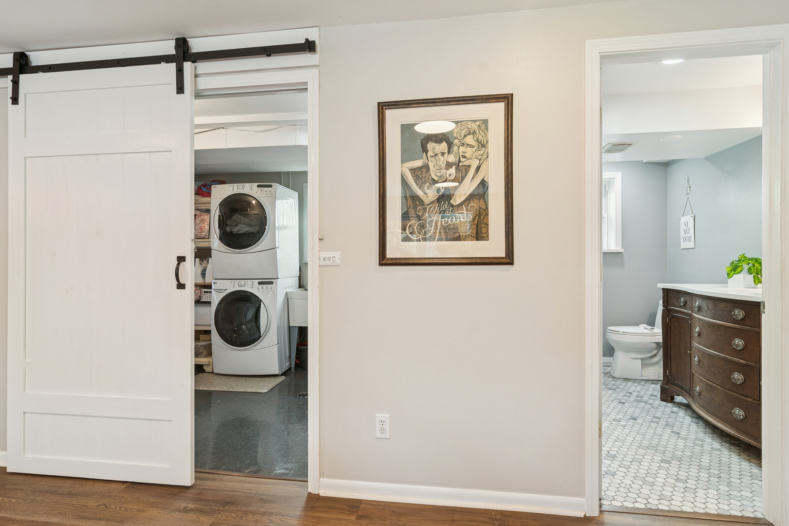 530 North Myrtle Avenue Elmhurst, IL 60126 - Photo 27 of 44 a view of a kitchen with a washer and dryer