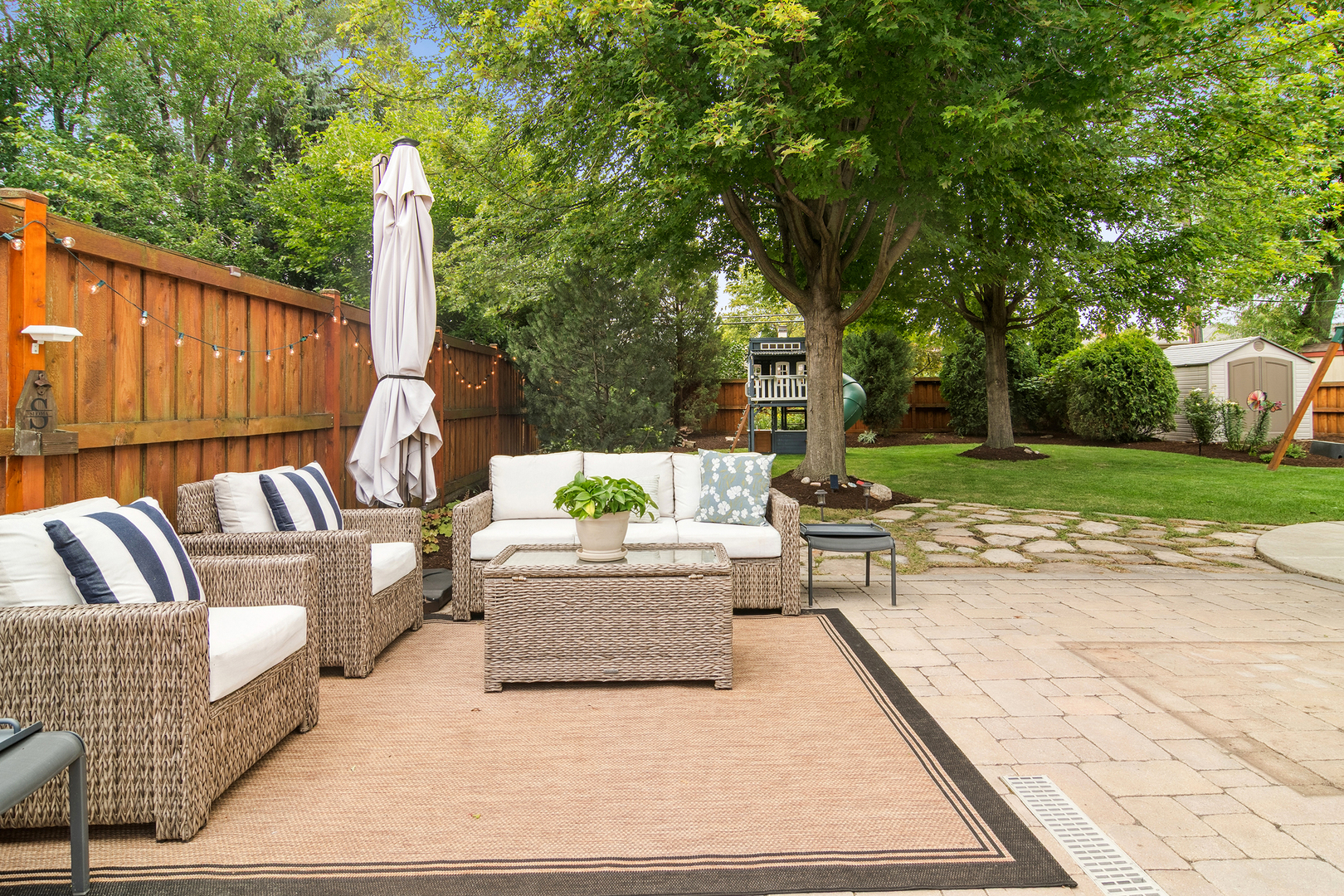 530 North Myrtle Avenue Elmhurst, IL 60126 - Photo 33 of 44 a view of a patio with couches and potted plants