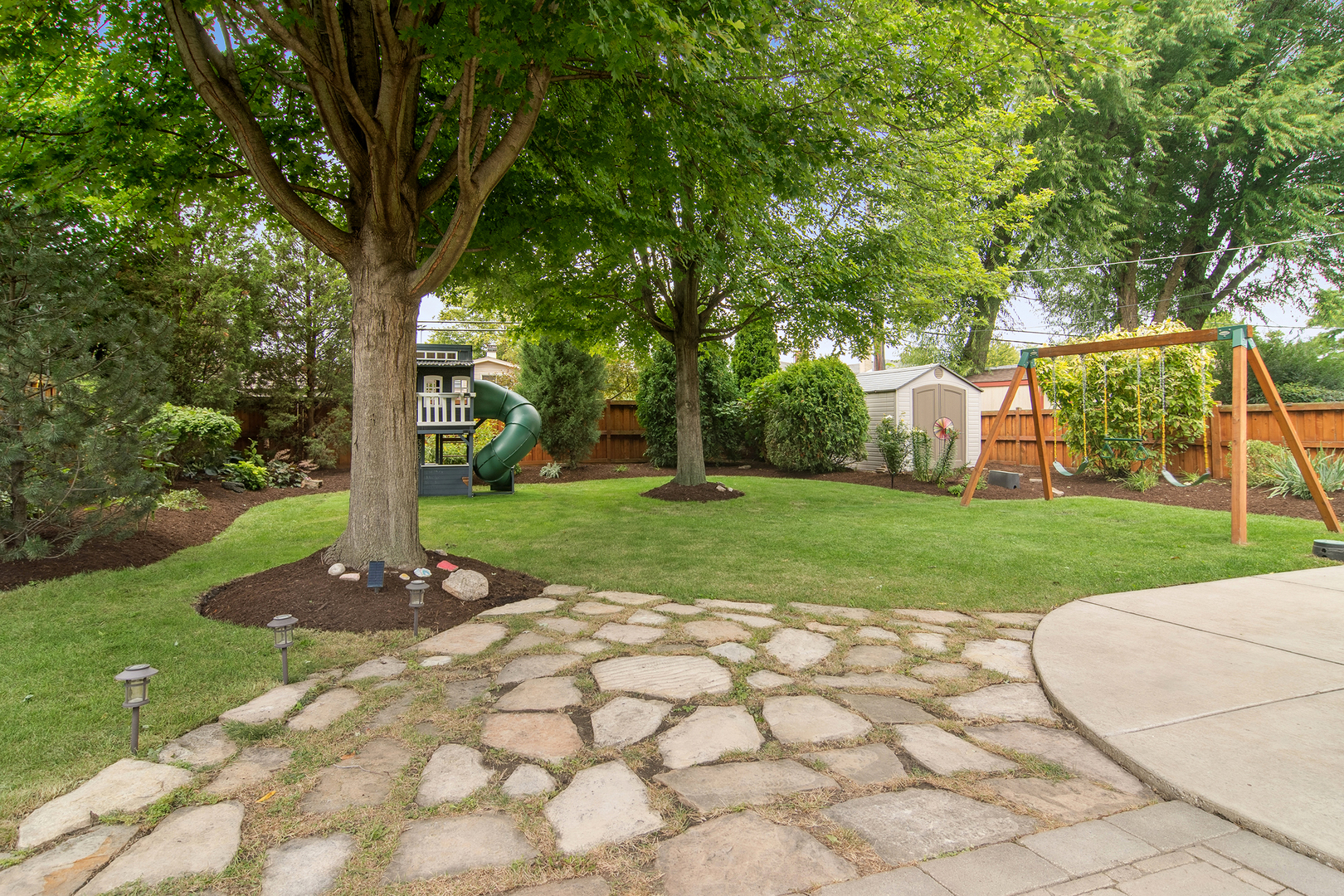 530 North Myrtle Avenue Elmhurst, IL 60126 - Photo 34 of 44 a view of a park with large trees