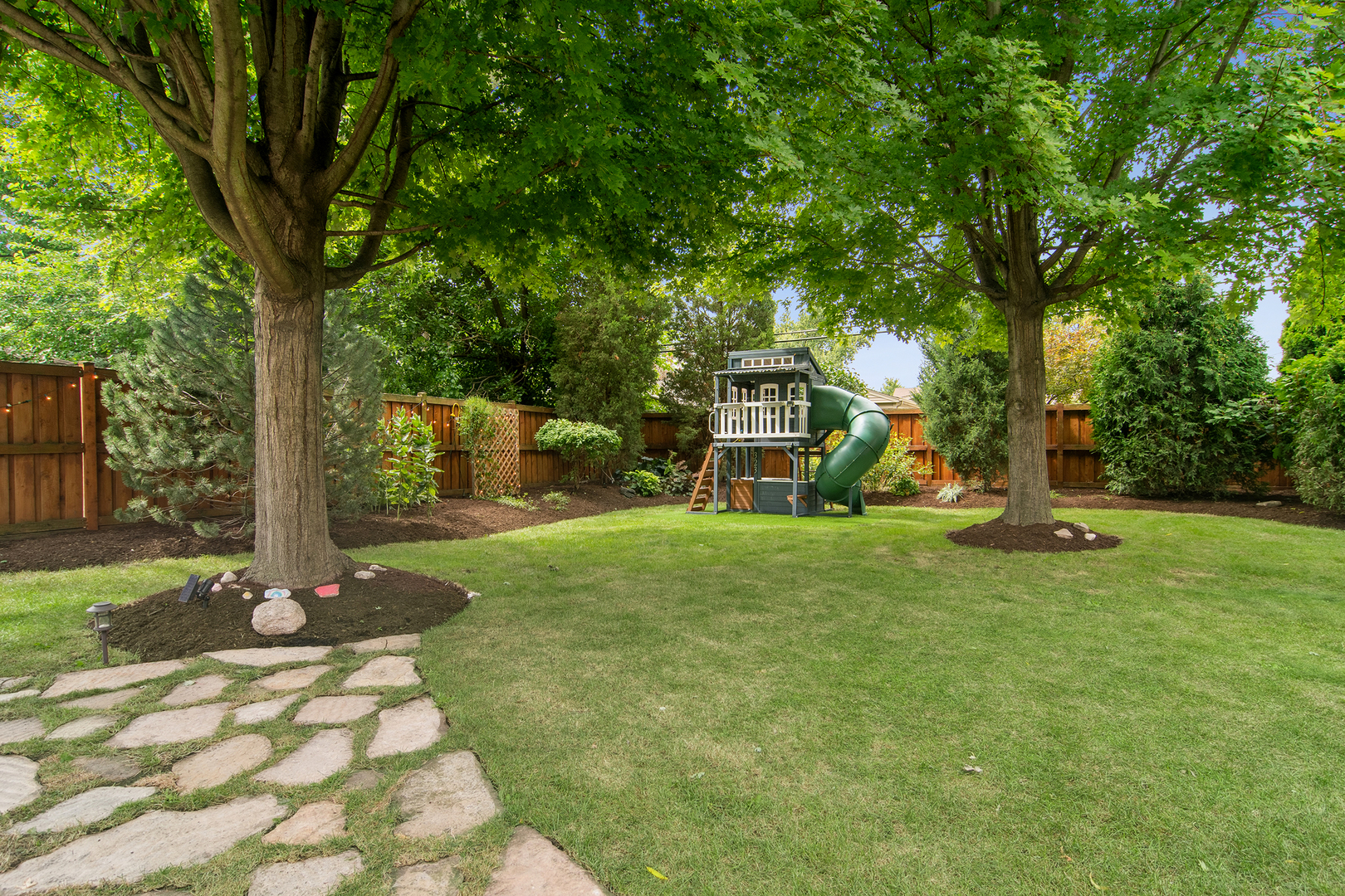 530 North Myrtle Avenue Elmhurst, IL 60126 - Photo 38 of 44 a view of a house with backyard and a tree