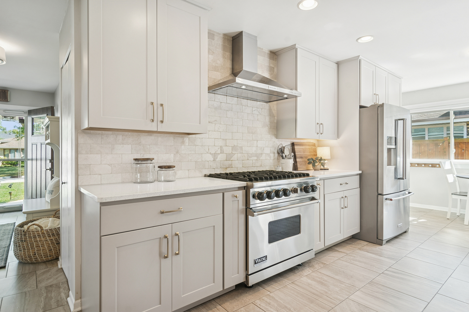 530 North Myrtle Avenue Elmhurst, IL 60126 - Photo 5 of 44 a kitchen with cabinets appliances and a wooden floor