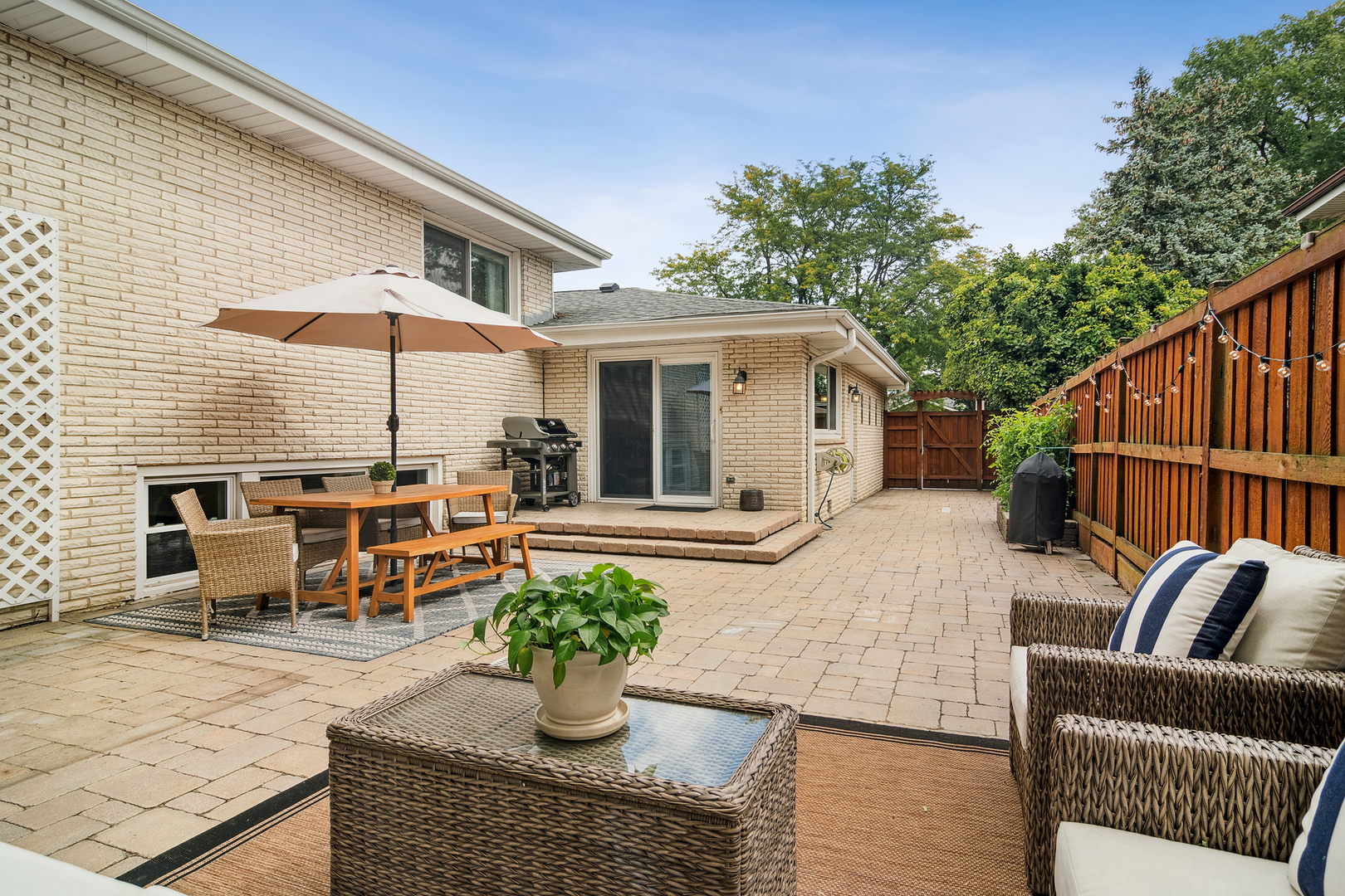 530 North Myrtle Avenue Elmhurst, IL 60126 - Photo 8 of 44 a view of a house with patio