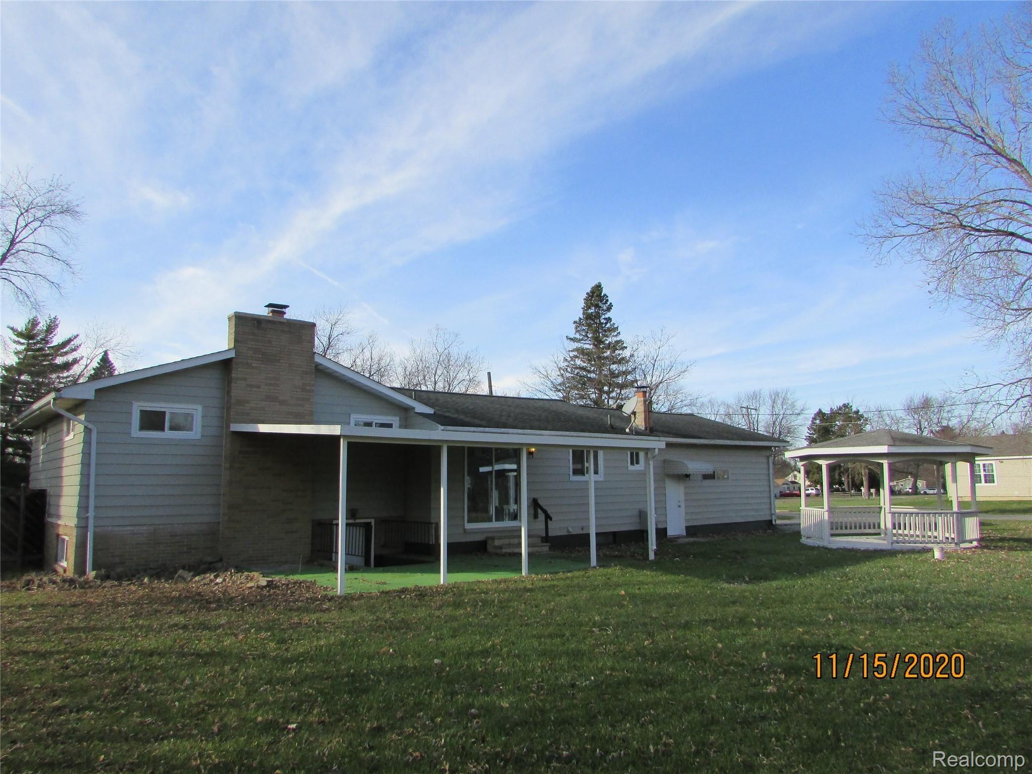 2101 Howe Road Burton, MI 48519 - Photo 5 of 38 HOWE RD EXTERIOR PICS 2020-03-16 007.JPG