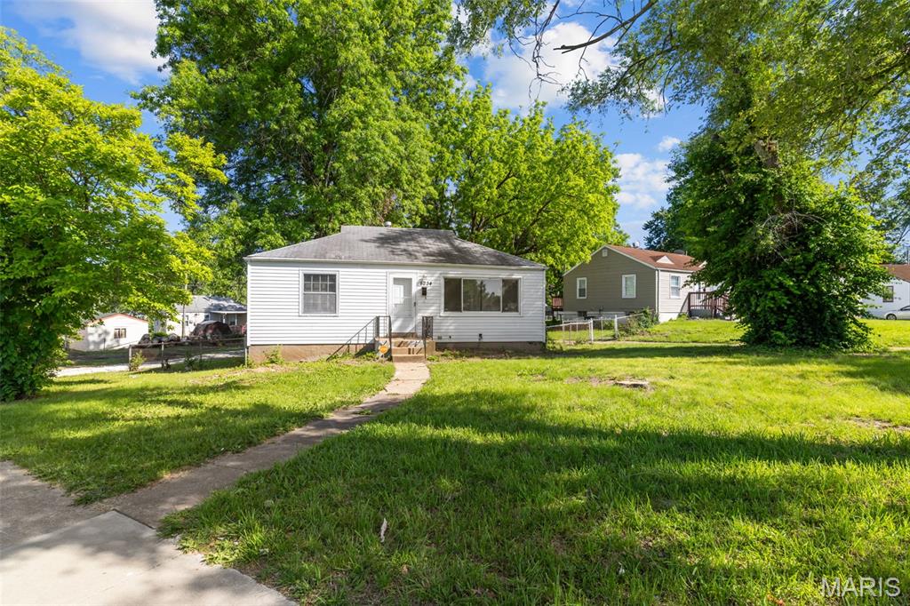8234 Airport Road St. Louis, MO 63134 - Photo 3 of 26