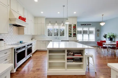 $1,389,000 | 11555 Zermatt Drive, Frankfort, IL 60423