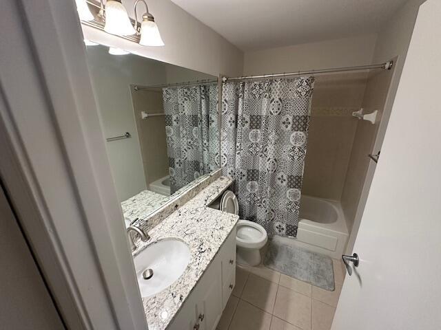 1125 Crystal Way Delray Beach, FL 33444 - Photo 13 of 38 master bath