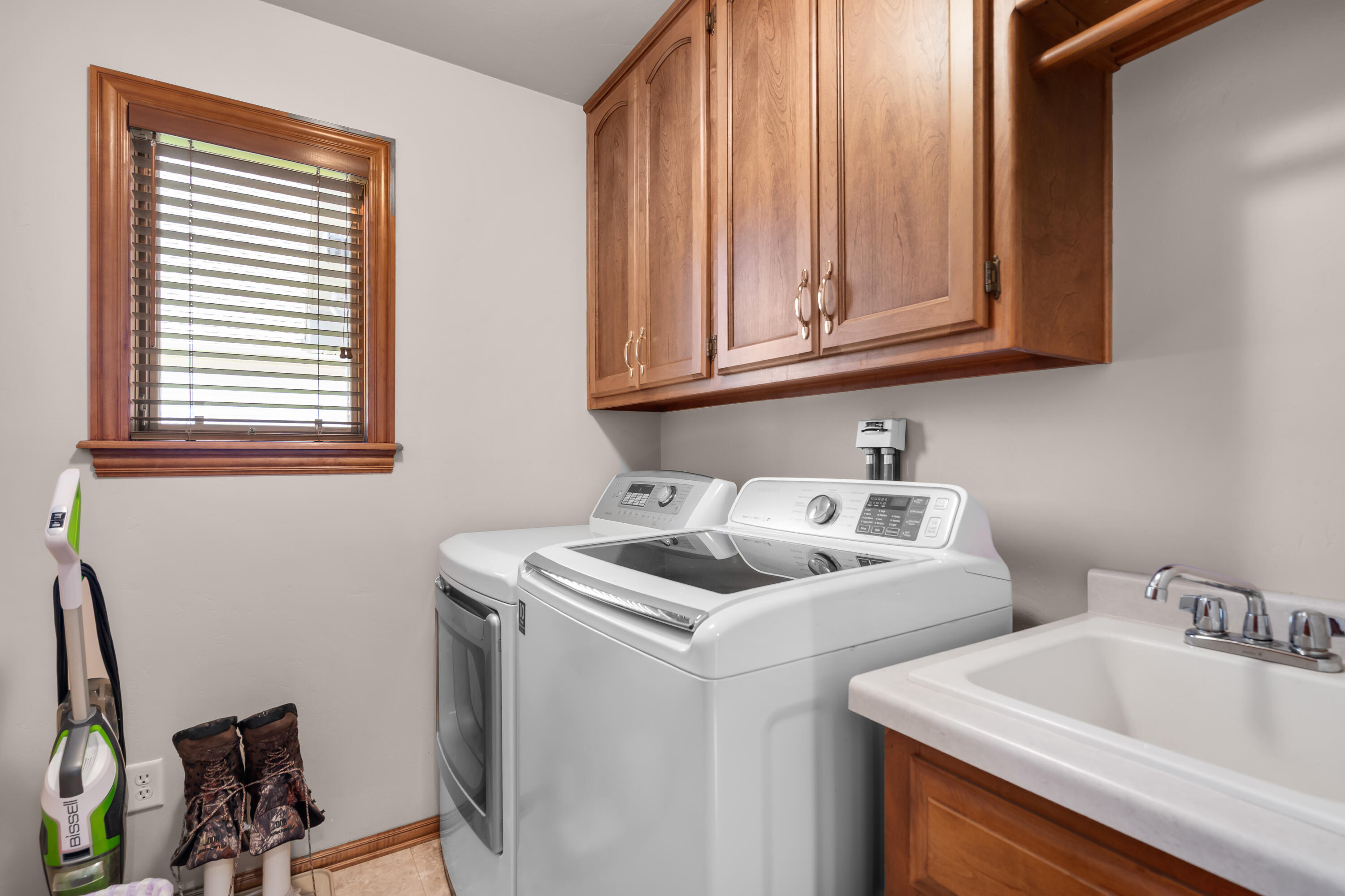 3445 Edinburgh Road Green Bay, WI 54311 - Photo 12 of 34 1st Floor Laundry Room